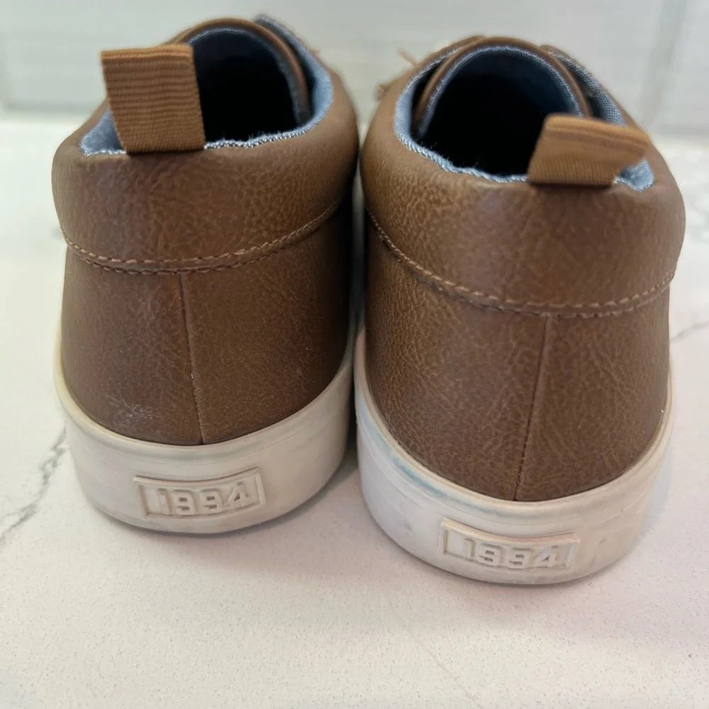 Old Navy Boys Slip On Elastic Lace Shoes size 4 Cognac